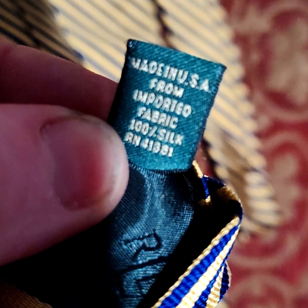 Vintage- Ralph Lauren Navy & Gold silk tie - Picture 3 of 5